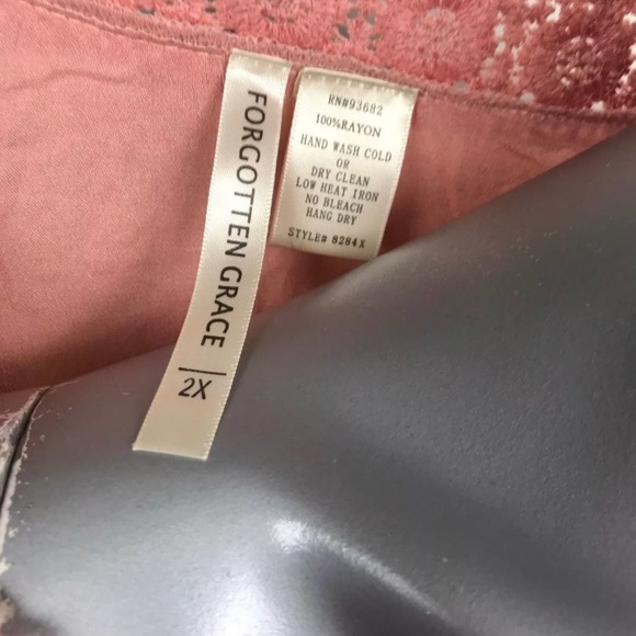 Forgotten Grace Top Blouse Cold Shoulder Sz 2X - Picture 5 of 5